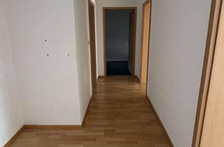 Wohnung kaufen in Silcherstraße, 92284 Poppenricht, 3-Zimmer-Erdgeschosswohnung mit Garten in Poppenricht