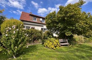 Einfamilienhaus kaufen in 73773 Aichwald, Großzügiges Einfamilienhaus mit viel Potenzial, großem Garten und Garagen
