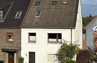 Einfamilienhaus kaufen in 45481 Mülheim, Charmantes Reihenendhaus mit Stellplatz in Mülheim-Saarn