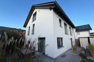 Wohnung kaufen in 85465 Langenpreising, "HAUS IM HAUS - NEUWERTIG UND MODERN"