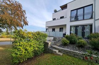 Wohnung kaufen in 94436 Simbach, Tür auf - Herz rein!Tolle, neuwertige 3-Zimmer-ETW (EG) super Lage, mega Terrasse und Garten, EBK.