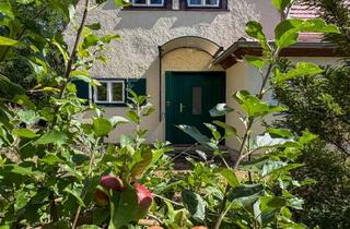 Villa kaufen in 14552 Michendorf, Sanierungsbedürftige Denkmalvilla auf ca. 1.600 m² Parkgrundstück