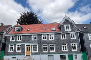 Haus mieten in Am Diek 35a, 42277 Wuppertal, Alt trifft Modern – 156 m² kernsaniertes Fachwerkhaus mit Hofcharakter, Am Diek 35a (rechts)