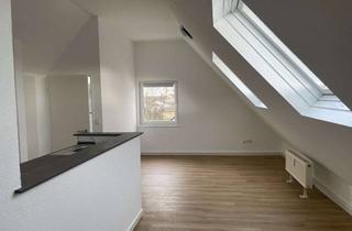 Wohnung mieten in Königsberger Straße 21, 64589 Stockstadt, Renovierte 2-Zimmer-Dachgeschosswohnung mit Einbauküche, Stellplatz & Glasfaser in Stockstadt