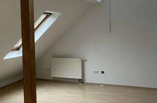Wohnung mieten in Zellerstr., 73110 Hattenhofen, Wohnen mit Charakter: 2,5-Zimmer-Dachgeschosswohnung in Hattenhofen
