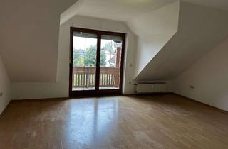 Wohnung kaufen in 94447 Plattling, Schöne 2-Zimmer-Wohnung im 2. Stock mit Balkon, Tiefgarage und Ausbaupotenzial in Plattling