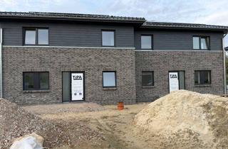 Wohnung mieten in 25792 Neuenkirchen, Neubau Doppelhaushälfte 134 m² Wohnfläche 5 Zimmer Erstbezug Links