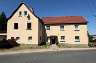 Haus kaufen in 07318 Saalfeld, Freistehendes Wohnhaus mit Scheune und Garage – Heizung von 2023