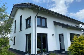 Haus mieten in 56814 Illerich, Modernes Einfamilienhaus mit Wärmepumpe, PV und Doppelgarage - ca. 175 m², frei ab 01/2027