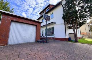 Anlageobjekt in 63225 Langen, ***Solides Dreifamilienhaus im Herzen von Langen – großzügiges Wohnen mit Entwicklungspotenzial***