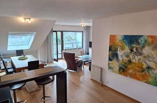 Wohnung kaufen in Bergaggerstraße 15, 53797 Lohmar, Gepflegte 2,5 Zimmerwohnung mit großem Wohn-/Essbereich, Parkett, Balkon und Tiefgarage