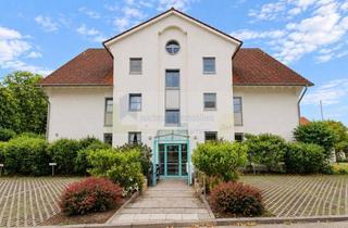 Wohnung kaufen in 78073 Bad Dürrheim, Ansprechend und Aussergewöhnlich: 2,5-Zimmer-Dachgeschosswohnung in Bad Dürrheim mit sonniger Loggia, Stellplatz und Dachbühne für Gäste