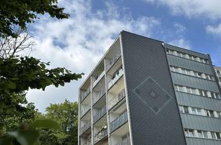 Wohnung kaufen in 42369 Ronsdorf, Traumhafter Fernblick - Dachgeschosswohnung mit Aufzug und Balkon in Ronsdorf