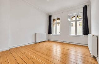 Wohnung kaufen in 13595 Spandau, Saniertes Altbaujuwel mit historischen Dielen, Stuck und drei Tageslichtbädern