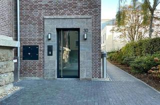 Wohnung mieten in Freiligrathstraße 30, 44791 Grumme, 4-Zimmer Wohnung im EG mit Terrasse, Blick in Innenhof, ruhig