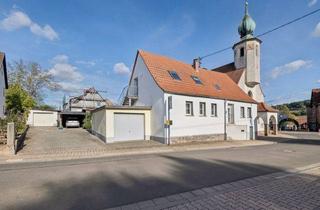 Einfamilienhaus kaufen in 67727 Lohnsfeld, Gepflegtes Wohnen mit Wohlfühlambiente – Einfamilienhaus mit Kaminofen, Garten + 2 Garagen/Lohnsfeld