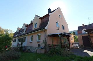 Doppelhaushälfte kaufen in Haunersdorfer Straße 14, 93342 Saal, Doppelhaushälfte in Saal an der Donau – bezugsfrei, mit Terrasse und zwei Garagenplätzen