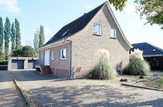 Haus kaufen in Kuhstraße 31, 47559 Kranenburg, Ehemaliges Zweifamilienhaus mit Pool, Doppelgarage und Platz für die ganze Familie