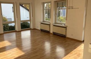 Wohnung kaufen in 71101 Schönaich, Alltagstaugliche 3-Zimmer-Wohnung in Schönaich
