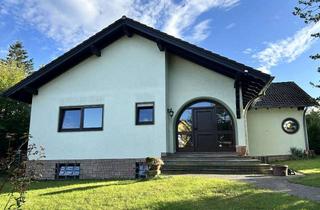 Einfamilienhaus kaufen in 51503 Rösrath, Freistehendes Einfamilienhaus mit großzügigem Grundstück in Rösrath