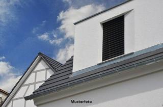 Wohnung kaufen in 51588 Nümbrecht, Helle 2-Zimmer-Wohnung unterm Dach nebst Stellplatz