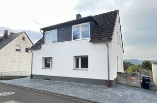 Mehrfamilienhaus kaufen in 54338 Schweich, Frisch renoviertes Dreifamilienhaus in Schweich