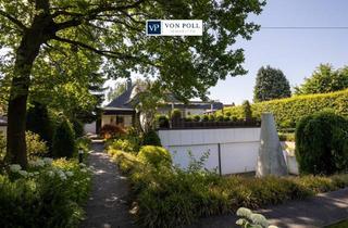 Einfamilienhaus kaufen in 41363 Jüchen, Modernisiertes Refugium: Großzügiges Wohnen mit Park und Pool