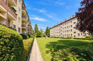Wohnung kaufen in 14169 Berlin, Ein Stück Berliner Wohnkultur - denkmalgeschützte Kapitalanlage mit Balkon in Berlin-Zehlendorf