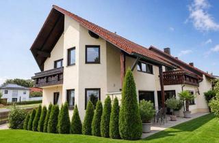Reihenhaus kaufen in 92699 Irchenrieth, TOP! Großzügiges Wohnhaus mit Doppelgarage, zwei Balkonen und großem Garten