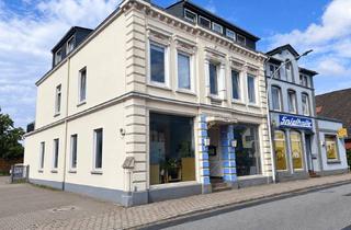 Wohnung kaufen in 25436 Uetersen, Zwei vermietete Altbauwohnungen im 1. Obergeschoss mit Stellplatz und Balkon!