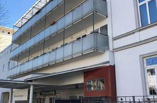 Wohnung mieten in 65185 Wiesbaden, Urban wohnen, ruhig genießen – sanierte 1,5-Zimmer-Wohnung mit Balkon, Aufzug & EBK in Bestlage