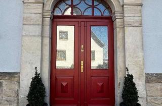 Wohnung mieten in Geschwister-Scholl-Straße 12, 98646 Hildburghausen, Sehr schöne und individuelle Dachgeschosswohnung in zentrumsnaher Stadtvilla