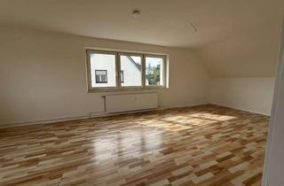 Wohnung mieten in 31535 Neustadt, In ländlicher Lage: 5-Zimmer-Dachgeschosswohnung mit Gartenstück