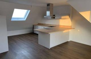 Wohnung mieten in Am Kirchgarten 33, 35415 Pohlheim, Attraktive 3-Zimmer-Dachgeschosswohnung mit Einbauküche und Klimaanlage