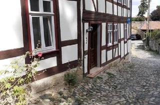 Wohnung mieten in Hohe Str., 38889 Blankenburg, Vollständig renovierte Wohnung mit zwei Zimmern sowie Balkon und EBK in Blankenburg