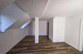 Wohnung mieten in Brunnenstr. 25, 75172 Brötzingen, Erstbezug nach Sanierung: Helle 3-Zi.-Wohnung im 2.OG, Fußbodenheiz., zusätz. Dachstudio, 2 Bäder