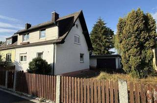 Haus kaufen in 95111 Rehau, Siedlungshaus in Rehau - DHH mit Garage und großem Grundstück zur freien Verfügung