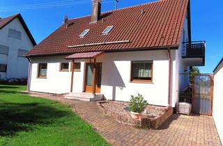 Haus kaufen in Tirolerweg 15, 75394 Oberreichenbach, Schönes Wohnhaus mit Doppelgarage auf großem Grundstück