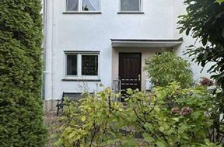 Haus kaufen in Kapersburgstraße 24, 60437 Nieder-Erlenbach, Family Home mit großzügigem Eckgrundstück, Wärmepumpe und Photovoltaik-Anlage