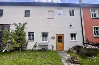 Doppelhaushälfte kaufen in 91572 Bechhofen, Doppelhaushälfte mit starker Ferienrendite und genehmigter Ausbaureserve