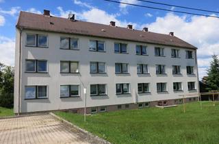 Wohnung kaufen in 08606 Bösenbrunn, Bezugsfreie 3-Zimmer-Wohnung mit PKW-Stellplatz auf dem Land!