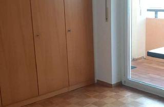 Wohnung kaufen in Einsteintr., 70374 Bad Cannstatt, 3 Zi-Wohnung: Kurze Wege zu U-Bahn, Einkaufen, Grundschule; 80 qm, schön, ruhig, hell, 2 Balkone
