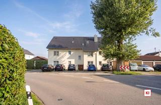 Wohnung kaufen in 85399 Hallbergmoos, Vermietete 4-Zimmer-Wohnung mit Blick auf Schloss Birkeneck in Hallbergmoos
