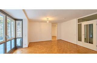 Wohnung kaufen in Zeller Straße, 97082 Würzburg, Bezugsfrei & barrierefrei! Ruhig wohnen in der City am Festungsberg mit großer Terrasse und TG-Platz