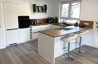 Wohnung mieten in Löhner Straße 173, 32120 Hiddenhausen, Moderne 3-Zimmer-Wohnung im 1. Obergeschoss (Baujahr 2023) mit Balkon, eigenem Garten und Carport in