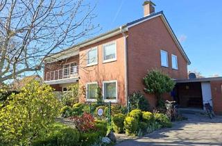 Haus kaufen in 25899 Niebüll, Großes Wohnhaus in guter Lage - Einliegerwohnung möglich