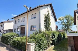 Haus kaufen in 63486 Bruchköbel, 3-Familienhaus in ruhiger Seitenstraße von Bruchköbel-Stadt