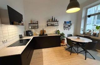 Wohnung kaufen in 33602 Innenstadt, Wohnen wie im Stadthaus - stilvolle Altbauwohnung mit Terrasse und Garten in Innenstadtlage