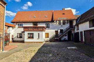 Bauernhaus kaufen in 06682 Teuchern, Dreiseitenhof mit großem Garten in Plotha (Teuchern), Bauerhaus und Scheunen, gepflegt