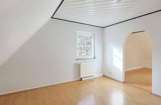Wohnung kaufen in 71272 Renningen, Eigener Eingang, Südost-Loggia, nur zwei Parteien – Dachgeschosswohnung in Renningen
